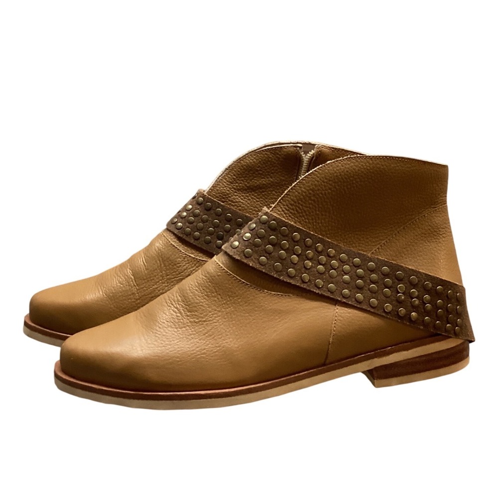 Monarca Tan Leather Studded Strap Ankle Boots Women
